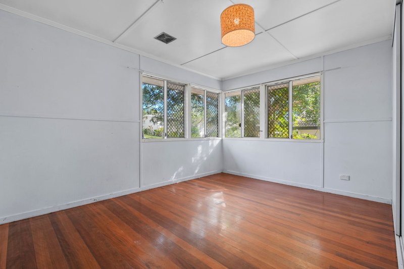 Photo - 7 Skyline Drive, Kingston QLD 4114 - Image 5