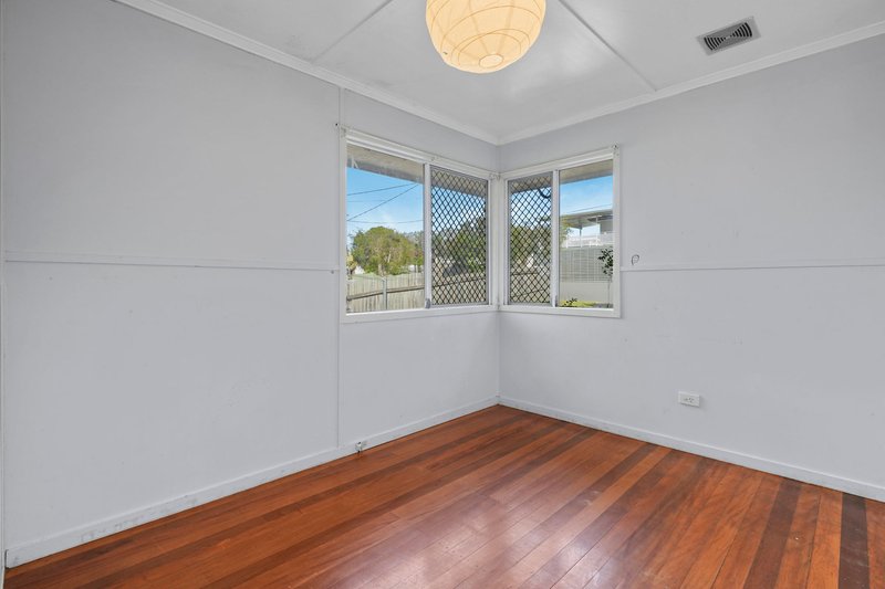 Photo - 7 Skyline Drive, Kingston QLD 4114 - Image 6