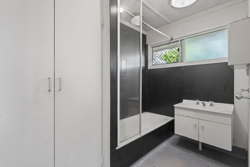 Photo - 7 Skyline Drive, Kingston QLD 4114 - Image 8