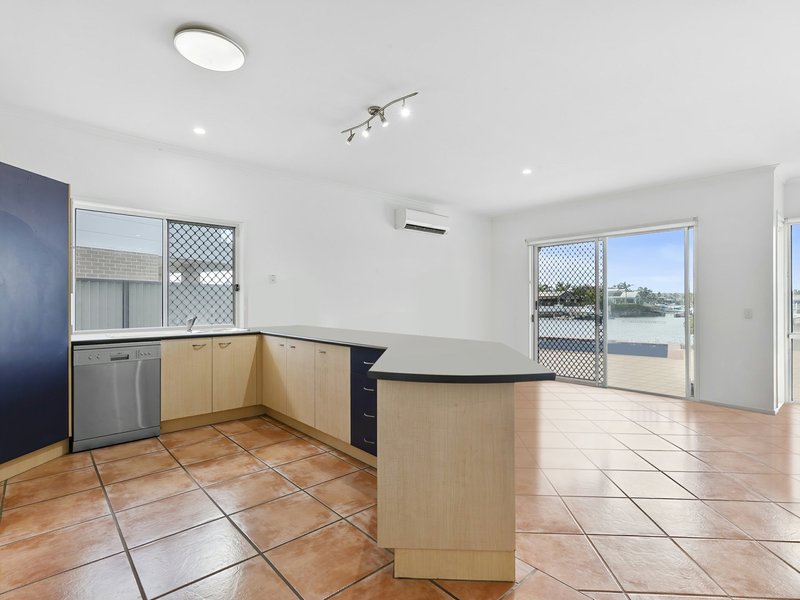 Photo - 7 Skysail Court, Banksia Beach QLD 4507 - Image 12