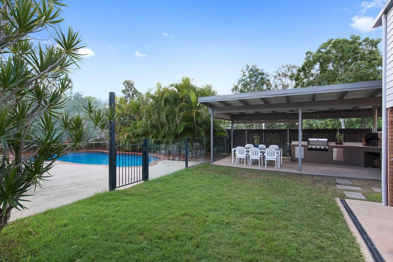 Photo - 7 Slade Street, Arana Hills QLD 4054 - Image 13