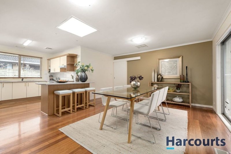 Photo - 7 Smithfield Square, Wantirna VIC 3152 - Image 5