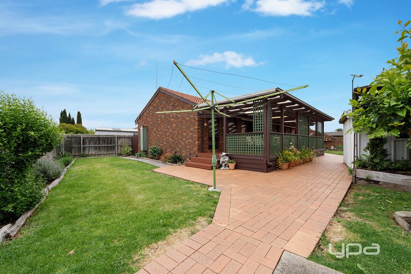 Photo - 7 Somerton Crescent, St Albans VIC 3021 - Image 13