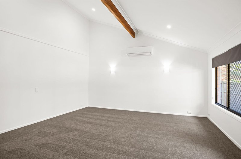 Photo - 7 Sonoma Court, Carindale QLD 4152 - Image 4