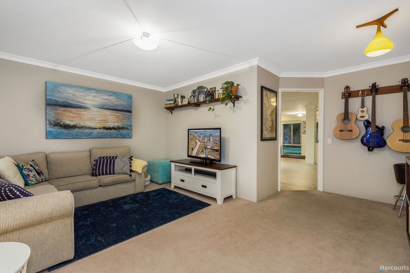 Photo - 7 Sorata Place, Currambine WA 6028 - Image 4