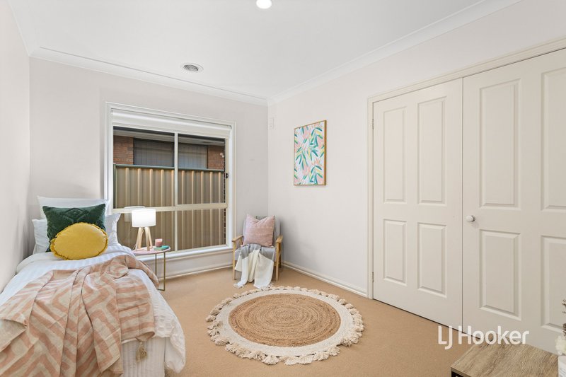 Photo - 7 Sorrento Avenue, Point Cook VIC 3030 - Image 16