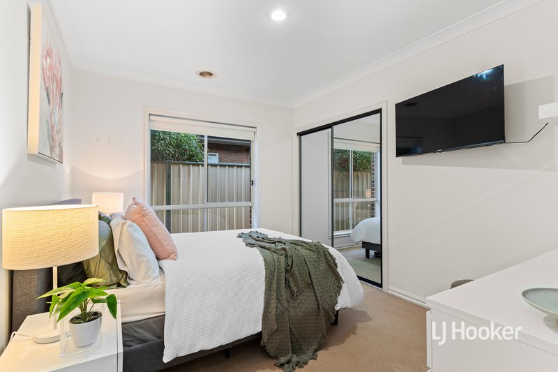 Photo - 7 Sorrento Avenue, Point Cook VIC 3030 - Image 18