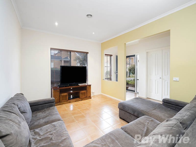 Photo - 7 Soutar Place, Heatherton VIC 3202 - Image 3