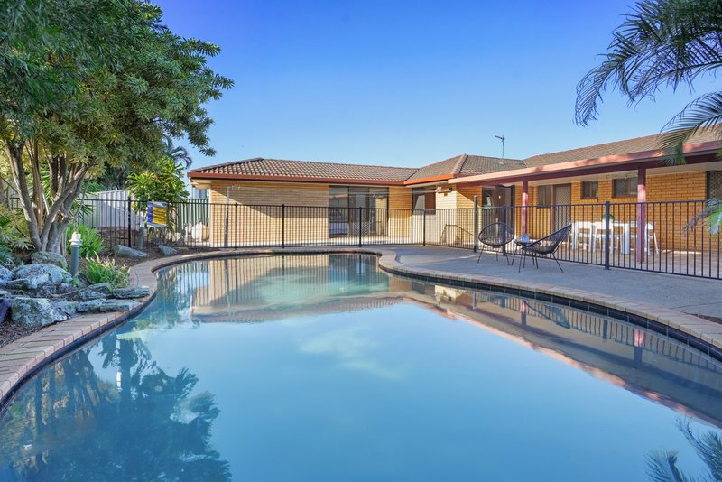Photo - 7 Southerly Street, Mermaid Waters QLD 4218 - Image 4
