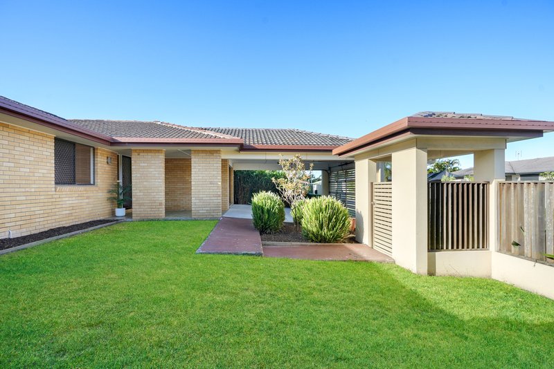 Photo - 7 Southerly Street, Mermaid Waters QLD 4218 - Image 7