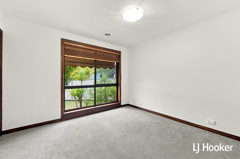 Photo - 7 Southern Close, Chisholm ACT 2905 - Image 7