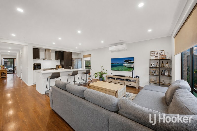 Photo - 7 Southlands Loop, Strathtulloh VIC 3338 - Image 2