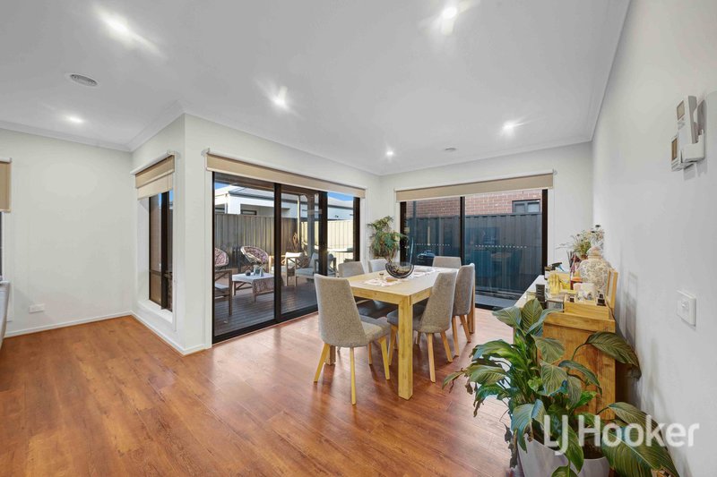 Photo - 7 Southlands Loop, Strathtulloh VIC 3338 - Image 3