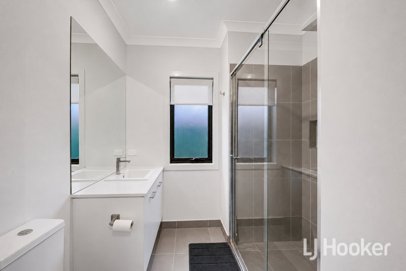 Photo - 7 Southlands Loop, Strathtulloh VIC 3338 - Image 5