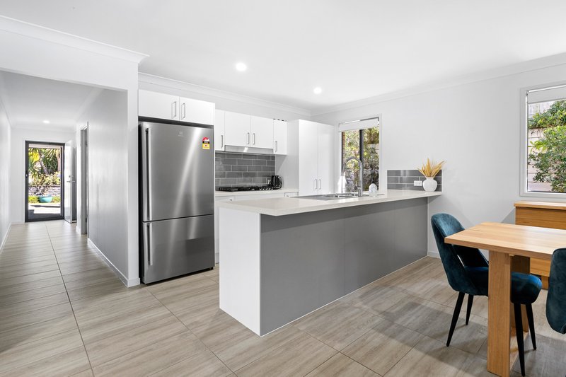 Photo - 7 Sovereign Drive, Deebing Heights QLD 4306 - Image 5