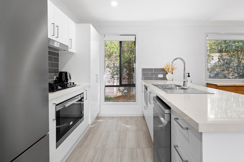 Photo - 7 Sovereign Drive, Deebing Heights QLD 4306 - Image 6
