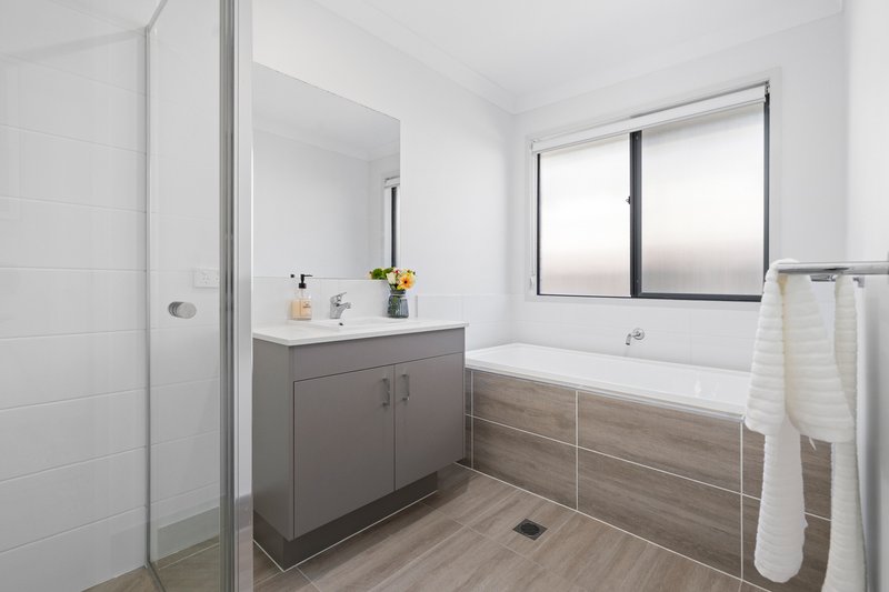 Photo - 7 Sovereign Drive, Deebing Heights QLD 4306 - Image 11
