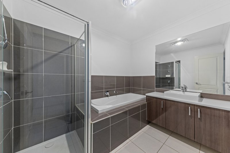 Photo - 7 Spaniel Lane, Pakenham VIC 3810 - Image 5