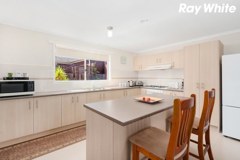 Photo - 7 Spencer Place, Pakenham VIC 3810 - Image 5