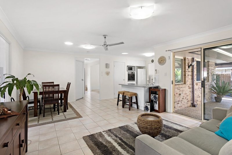 Photo - 7 Springer Place, Bracken Ridge QLD 4017 - Image 4