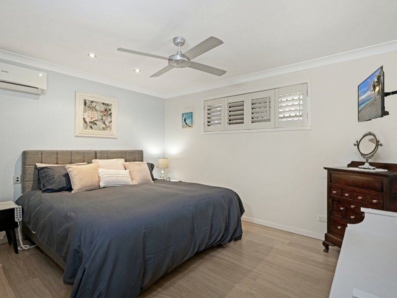 Photo - 7 St Andrews Glade, Robina QLD 4226 - Image 10