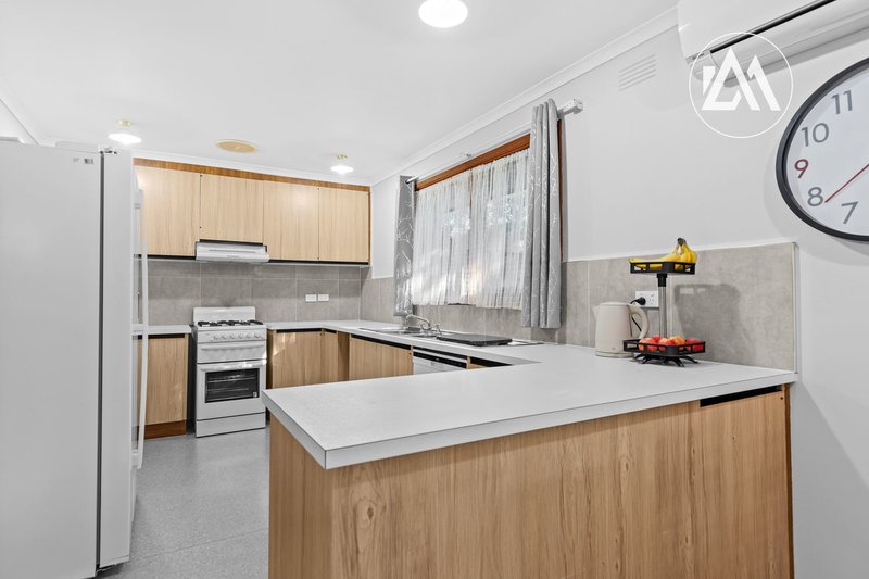 Photo - 7 St George Court, Frankston VIC 3199 - Image 3