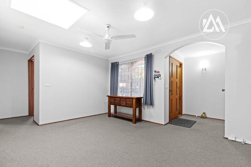 Photo - 7 St George Court, Frankston VIC 3199 - Image 4