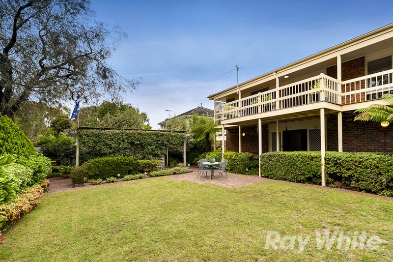 Photo - 7 St Georges Court, Glen Waverley VIC 3150 - Image 9