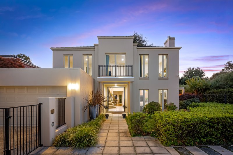 Photo - 7 St Glens Way, Lake Gardens VIC 3355 - Image 1