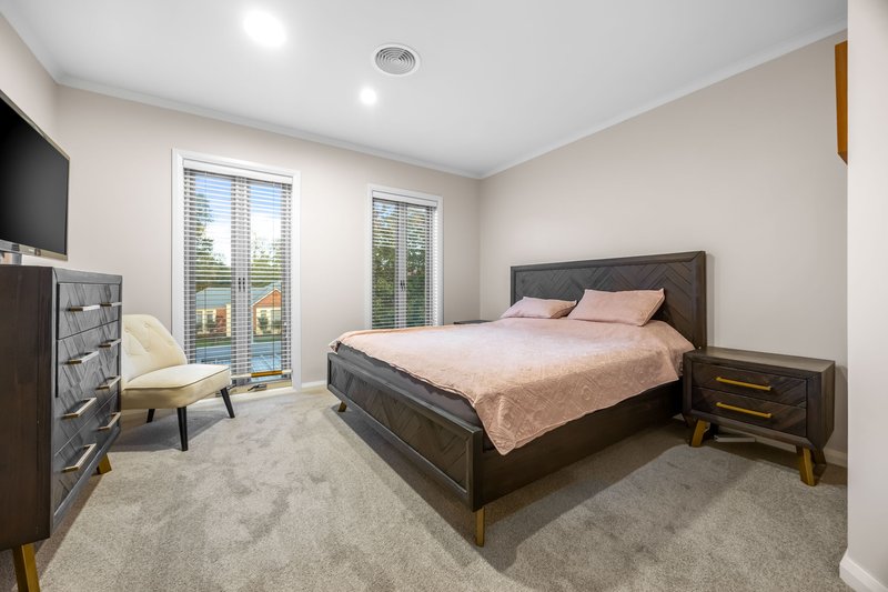 Photo - 7 St Glens Way, Lake Gardens VIC 3355 - Image 21