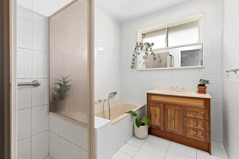 Photo - 7 St Johns Court, Reservoir VIC 3073 - Image 7