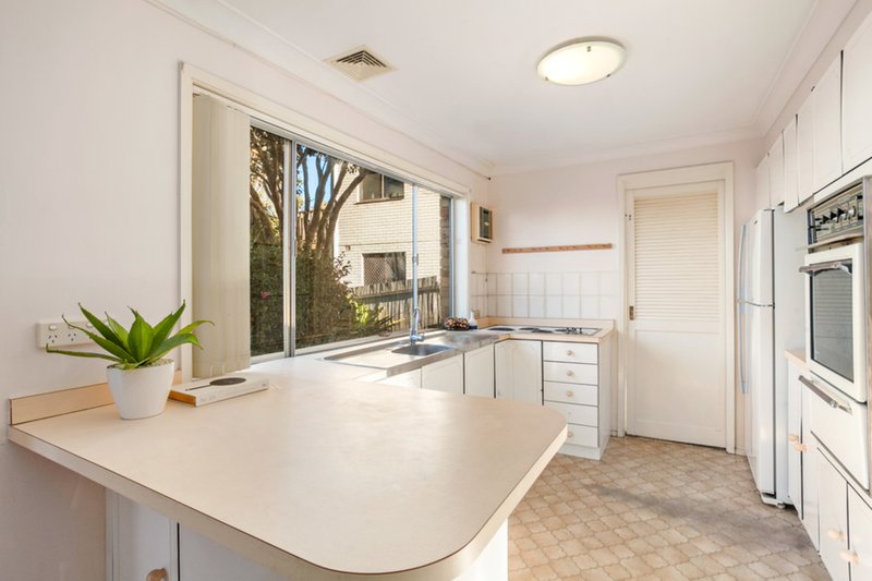 Photo - 7 St Marks Crescent, Figtree NSW 2525 - Image 3