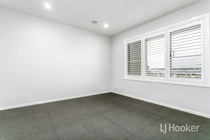 Photo - 7 Stapleton Avenue, Colebee NSW 2761 - Image 4