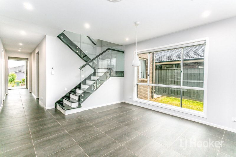 Photo - 7 Stapleton Avenue, Colebee NSW 2761 - Image 5