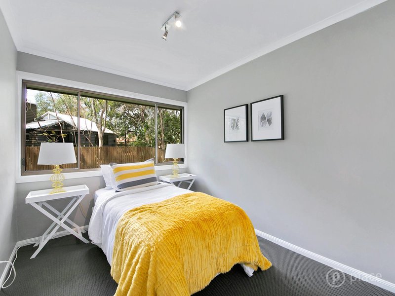 Photo - 7 Star Place, Chapel Hill QLD 4069 - Image 9