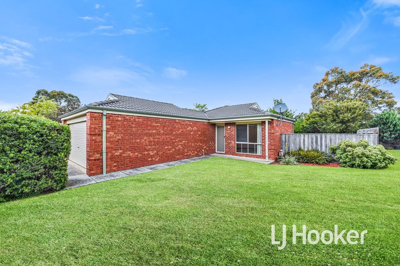 Photo - 7 Stella Place, Pakenham VIC 3810 - Image 2