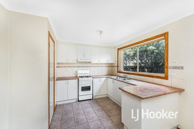 Photo - 7 Stella Place, Pakenham VIC 3810 - Image 5