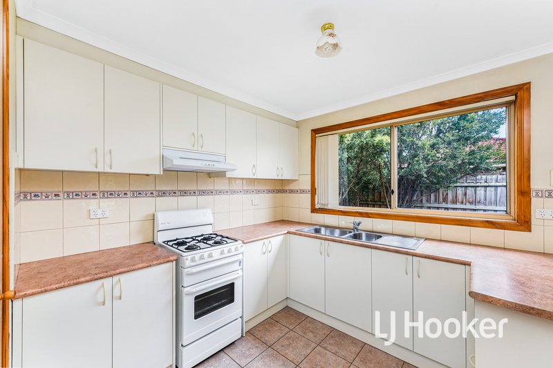 Photo - 7 Stella Place, Pakenham VIC 3810 - Image 6