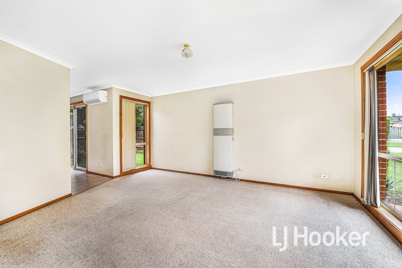 Photo - 7 Stella Place, Pakenham VIC 3810 - Image 8