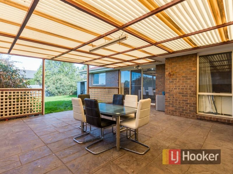 Photo - 7 Stellato Place, Hampton Park VIC 3976 - Image 3