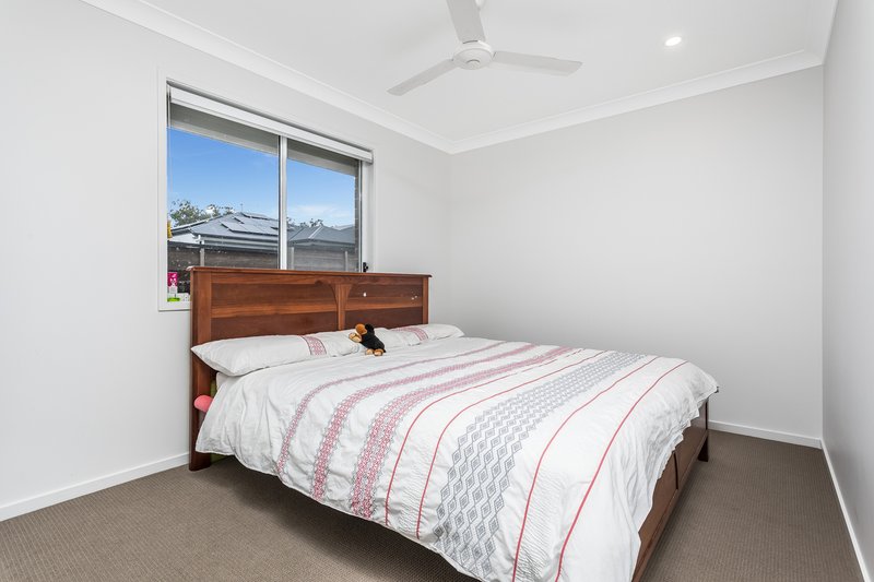 Photo - 7 Stone Ridge Boulevard, Narangba QLD 4504 - Image 13