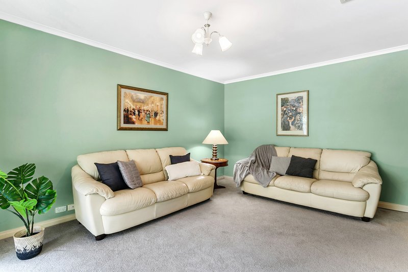 Photo - 7 Stonebridge Drive, Aberfoyle Park SA 5159 - Image 3