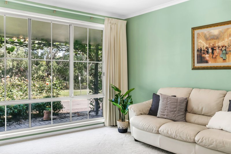 Photo - 7 Stonebridge Drive, Aberfoyle Park SA 5159 - Image 4