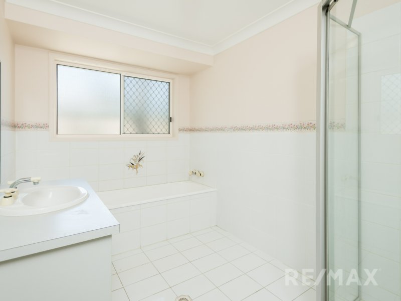 Photo - 7 Stonyfell Court, Varsity Lakes QLD 4227 - Image 11