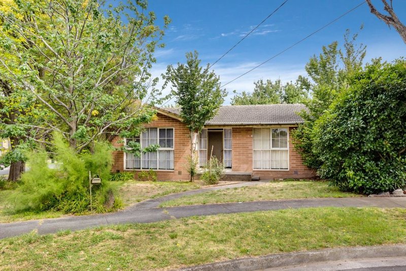 Photo - 7 Stradbroke Crescent, Mulgrave VIC 3170 - Image 2