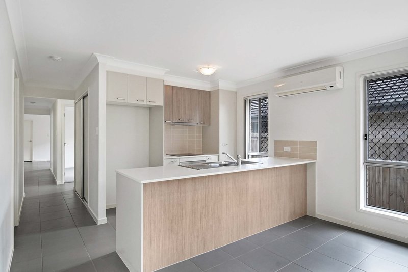 Photo - 7 Strata Circuit, Yarrabilba QLD 4207 - Image 9