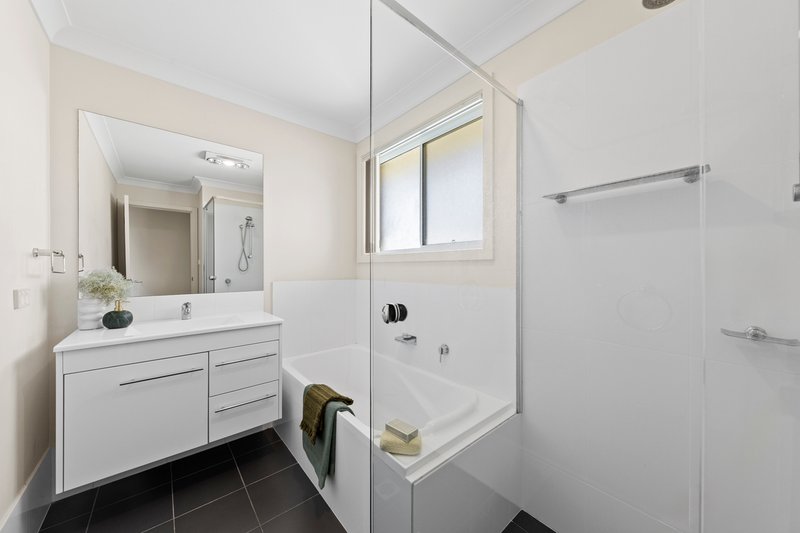 Photo - 7 Stringybark Close, Fletcher NSW 2287 - Image 7
