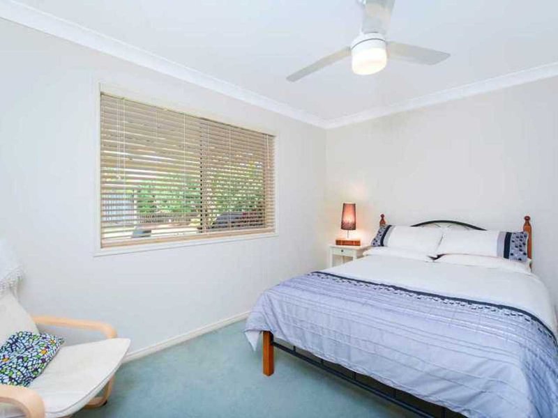 Photo - 7 Stromlo Court, Pacific Pines QLD 4211 - Image 7