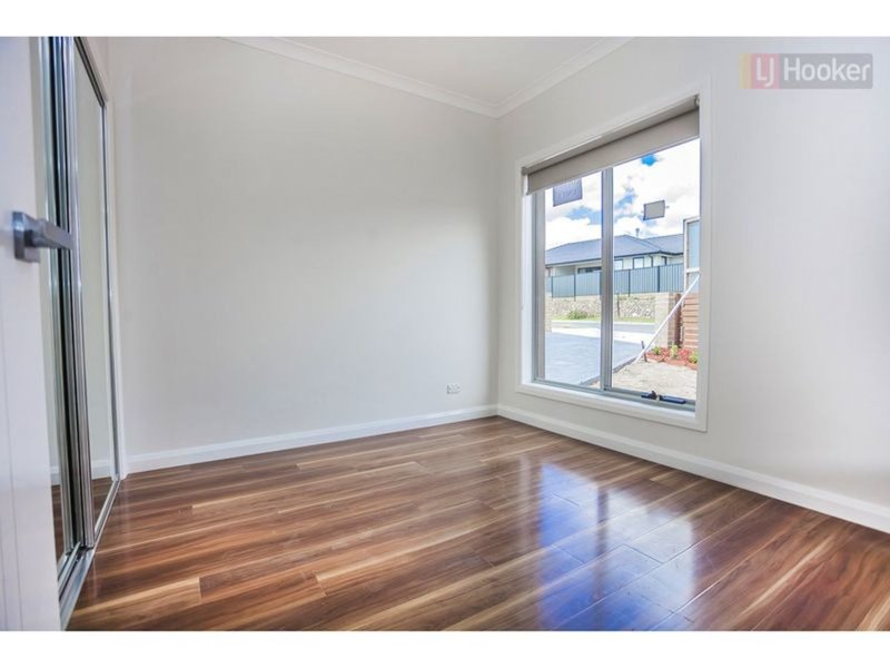 Photo - 7 Style Way, Craigieburn VIC 3064 - Image 6