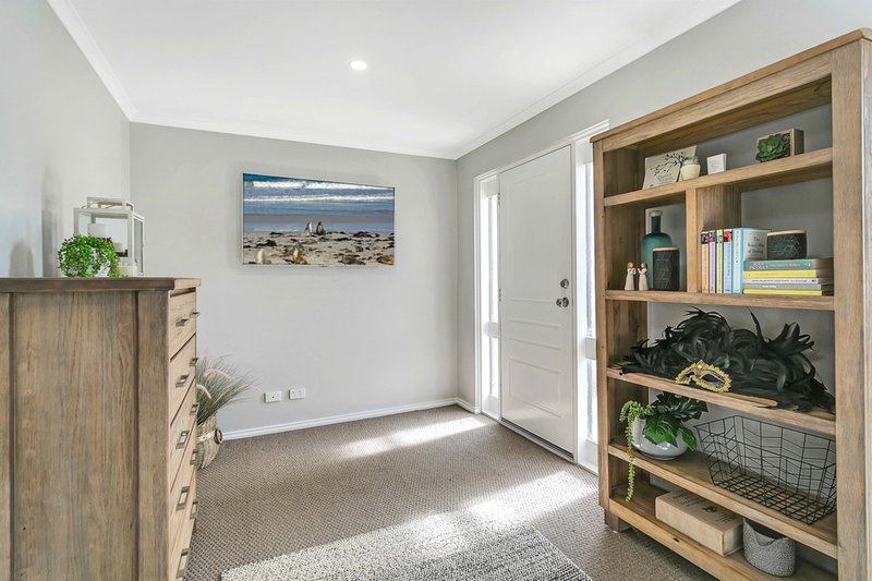 Photo - 7 Sugarloaf Lane, Mawson Lakes SA 5095 - Image 13